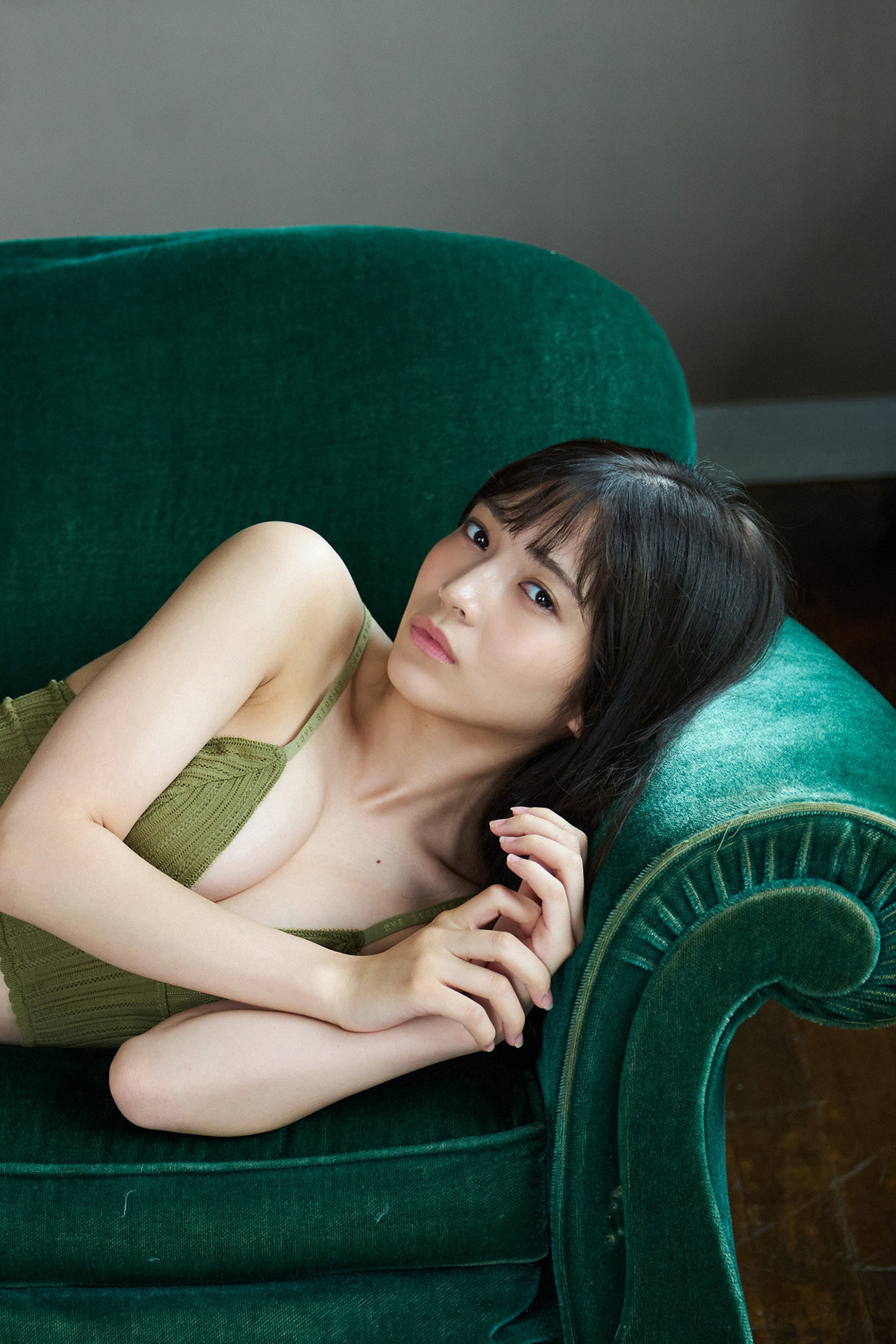 Nanako Kurosaki 黒嵜菜々子, FLASHデジタル写真集　「18歳、原石、輝く」 Set.02